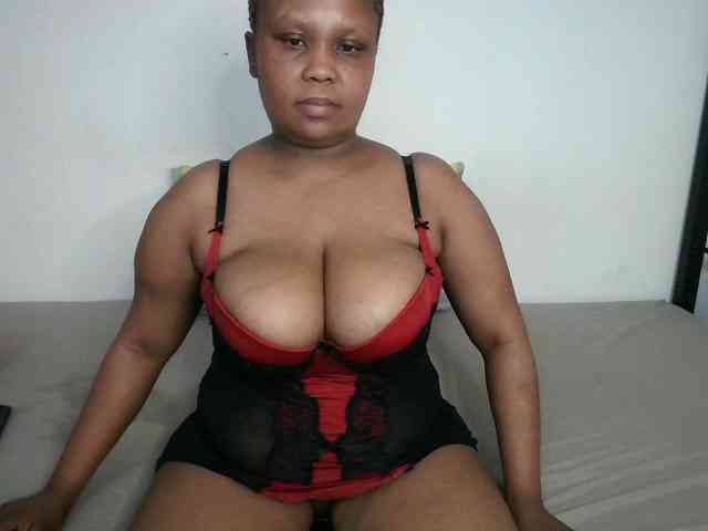 BIGTITTISXX webcam