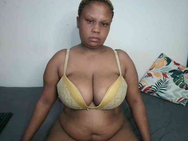 BIGTITTISXX webcam