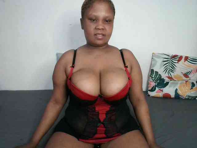 BIGTITTISXX webcam