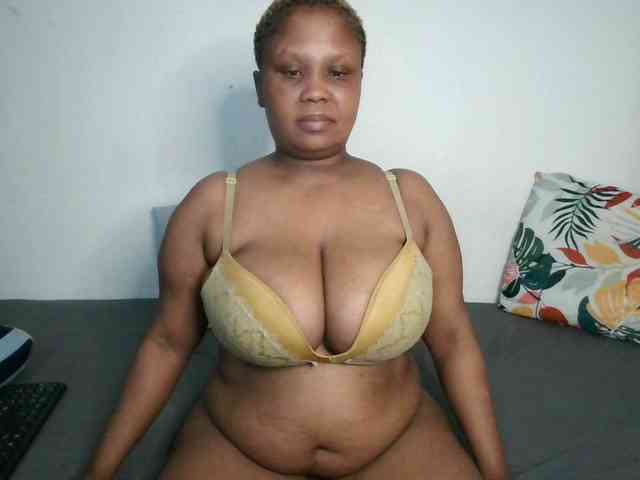 BIGTITTISXX webcam