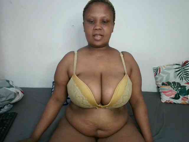 BIGTITTISXX webcam