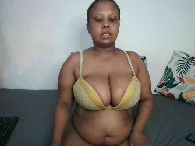 BIGTITTISXX webcam