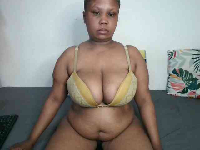 BIGTITTISXX webcam