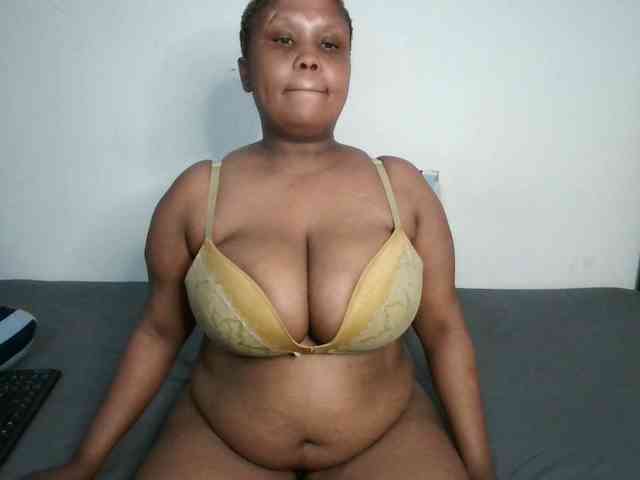 BIGTITTISXX webcam