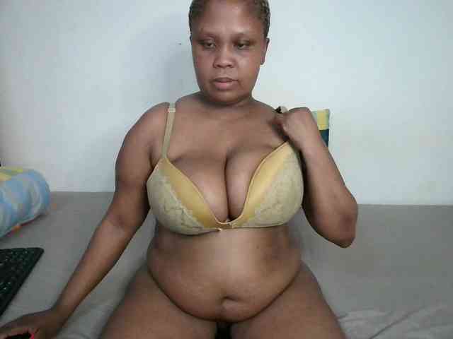 BIGTITTISXX webcam