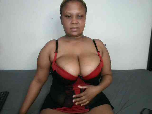 BIGTITTISXX webcam