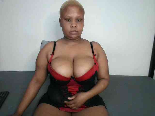 BIGTITTISXX webcam
