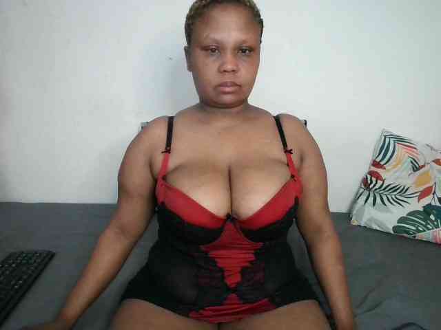 BIGTITTISXX webcam