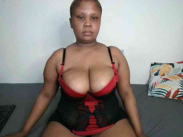BIGTITTISXX webcam