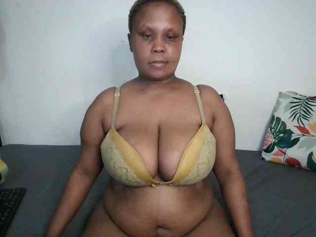 BIGTITTISXX webcam