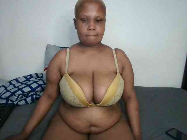 BIGTITTISXX webcam