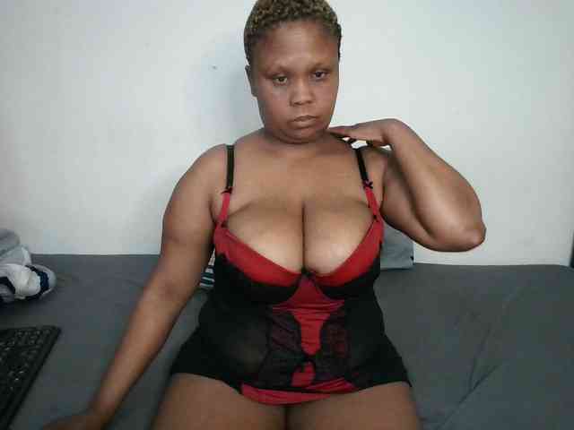 BIGTITTISXX webcam