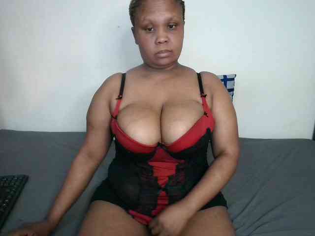 BIGTITTISXX webcam