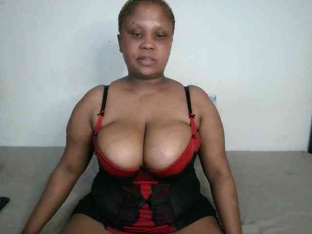 BIGTITTISXX webcam