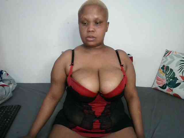 BIGTITTISXX webcam