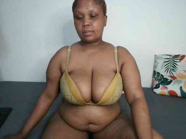 BIGTITTISXX webcam
