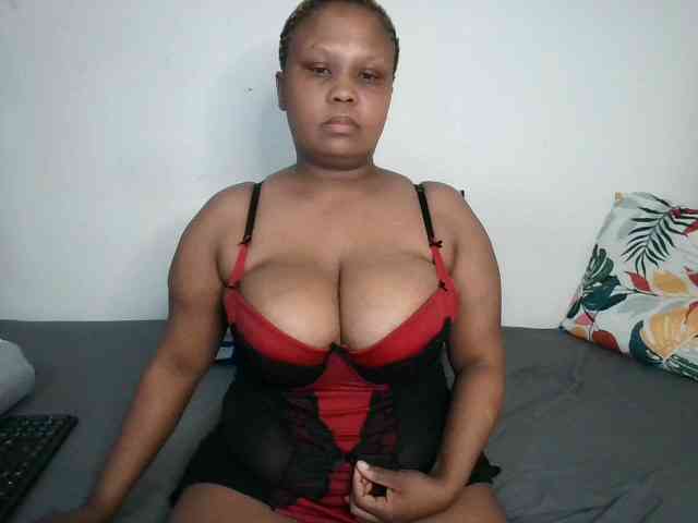 BIGTITTISXX webcam