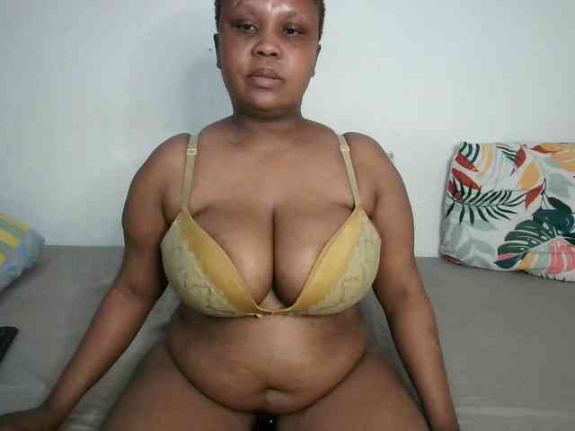 BIGTITTISXX webcam