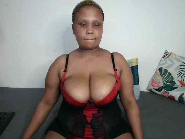 BIGTITTISXX webcam