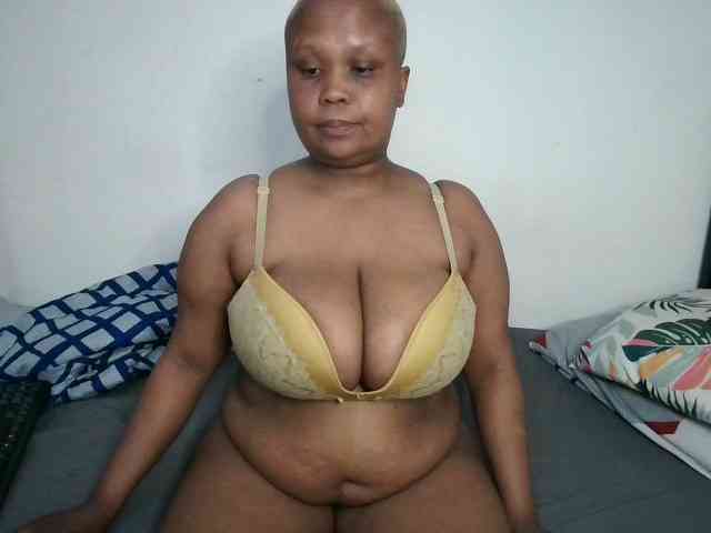 BIGTITTISXX webcam