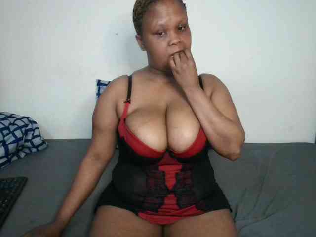 BIGTITTISXX webcam