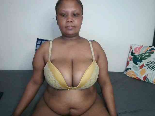 BIGTITTISXX webcam