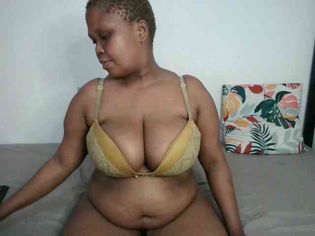 BIGTITTISXX webcam