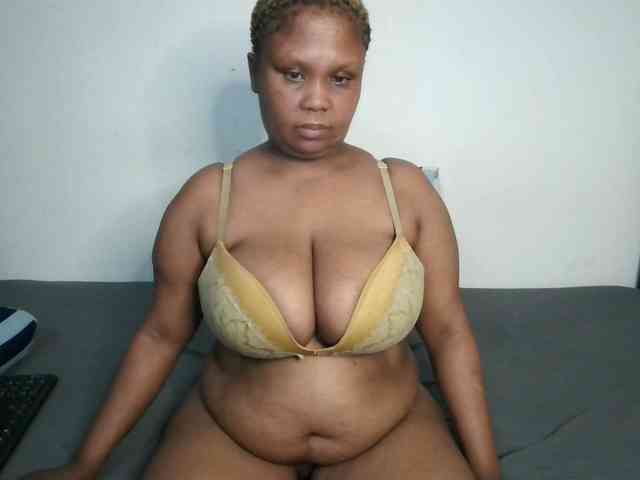 BIGTITTISXX webcam
