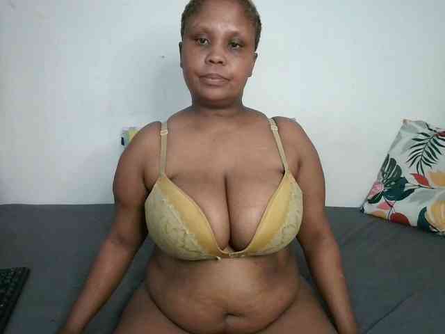 BIGTITTISXX webcam