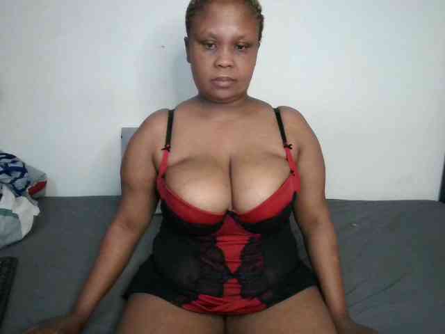BIGTITTISXX webcam