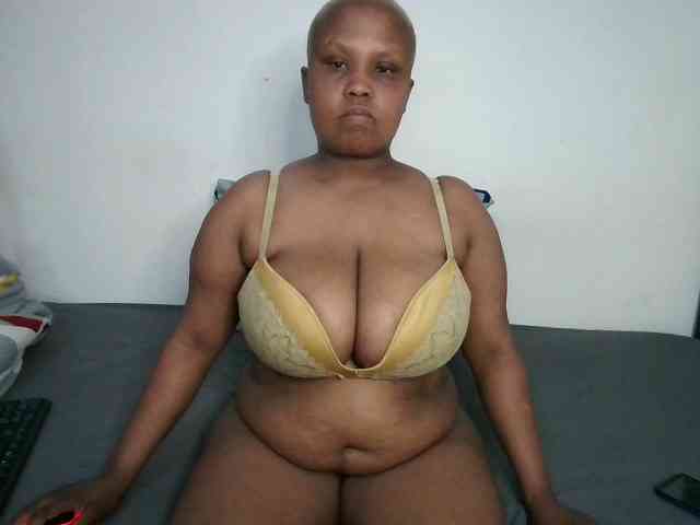 BIGTITTISXX webcam