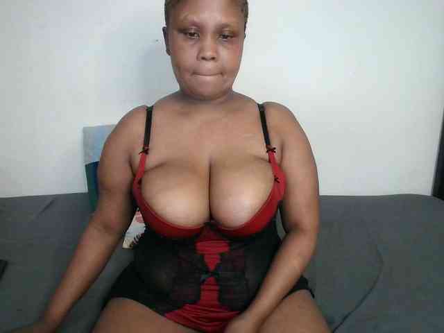 BIGTITTISXX webcam