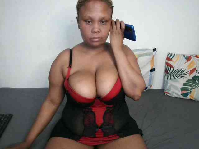 BIGTITTISXX webcam