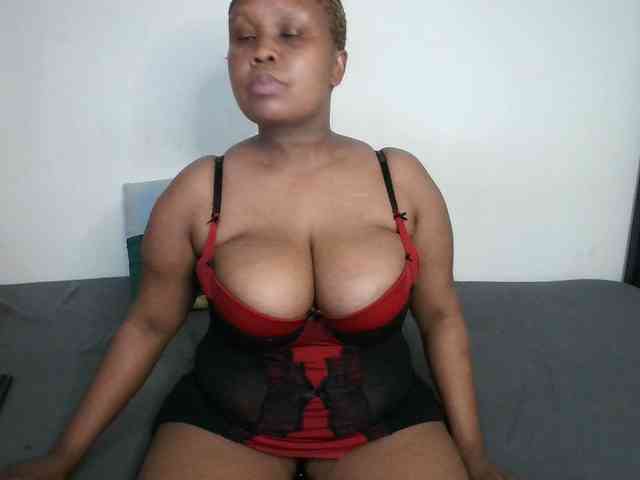 BIGTITTISXX webcam