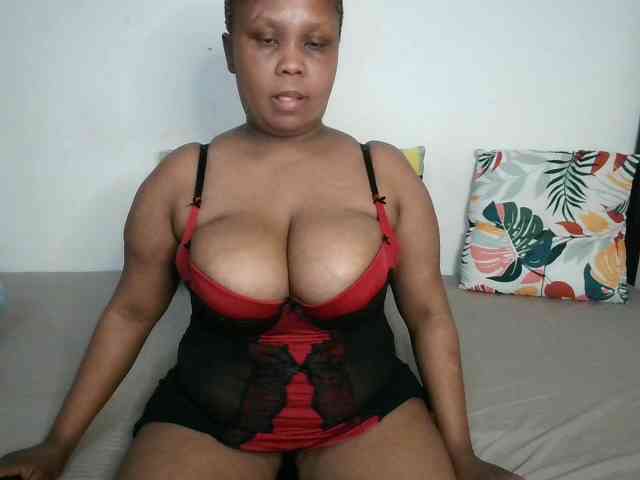 BIGTITTISXX webcam