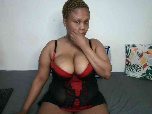 BIGTITTISXX webcam
