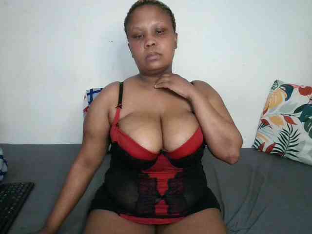 BIGTITTISXX webcam