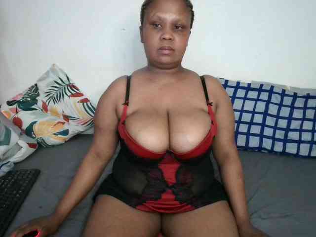 BIGTITTISXX webcam
