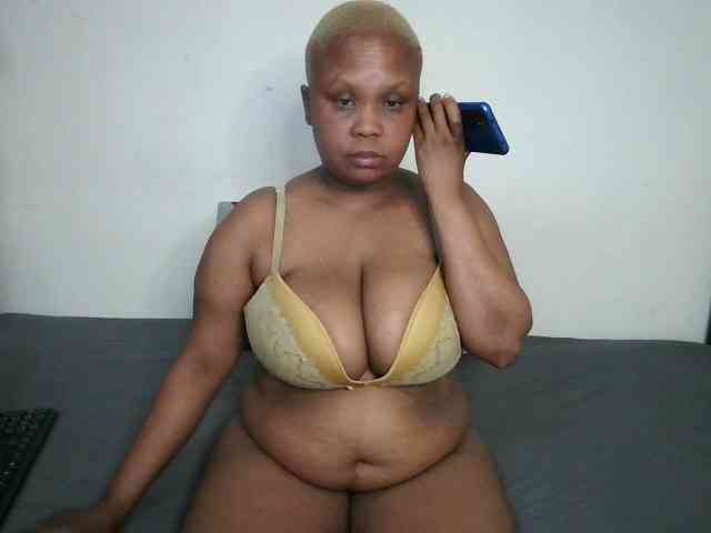 BIGTITTISXX webcam