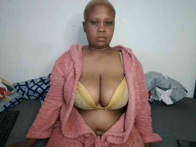 BIGTITTISXX webcam