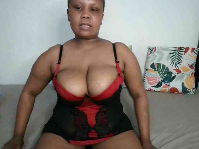 BIGTITTISXX webcam