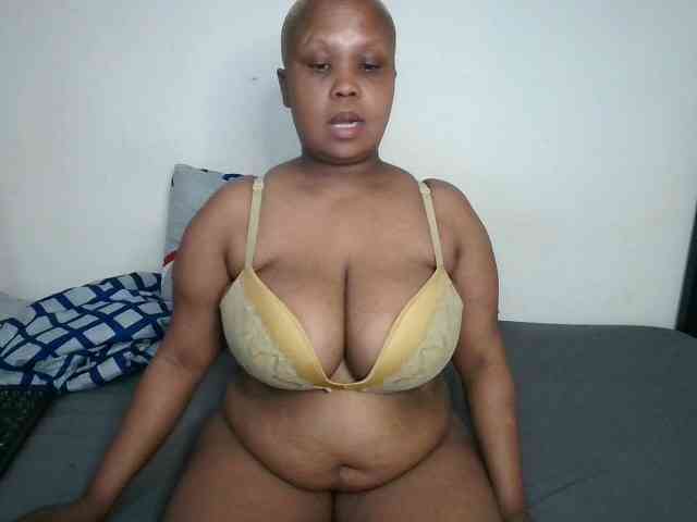 BIGTITTISXX webcam