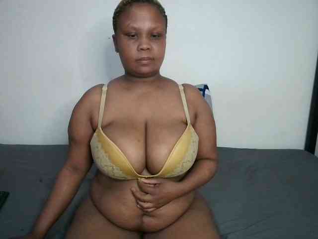 BIGTITTISXX webcam