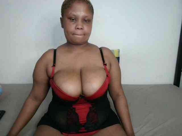 BIGTITTISXX webcam