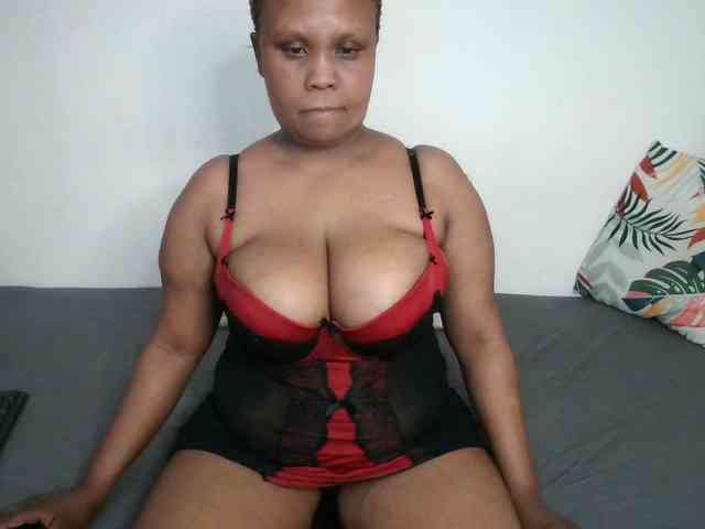 BIGTITTISXX webcam