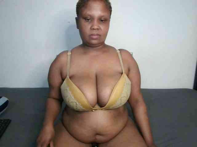BIGTITTISXX webcam