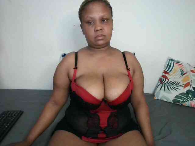 BIGTITTISXX webcam