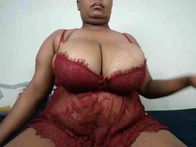 BIGTITTISXX webcam