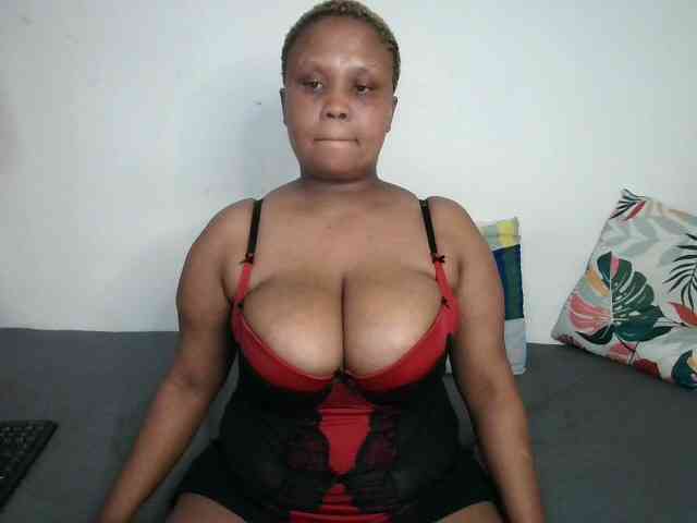 BIGTITTISXX webcam