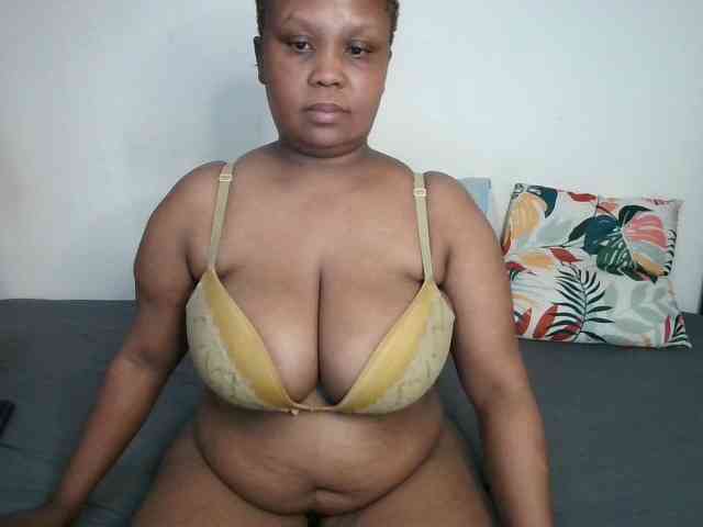 BIGTITTISXX webcam